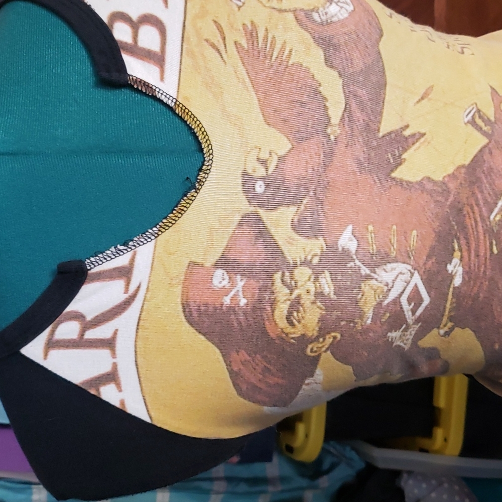 RARE Y2K Disneyland pirates of the Caribbean shirt - Picture 3 of 4